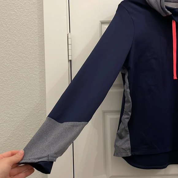 Women’s Under Armour sweatshirt size medium‎ navy/gray - Picture 4 of 10